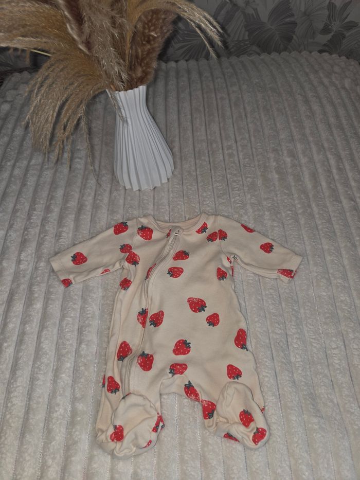 Lot pyjama bodies 0mois - photo numéro 5