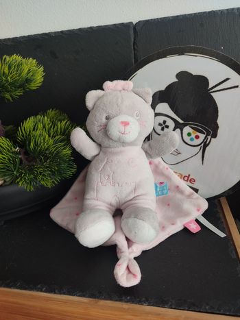 Doudou Ours rose gris Chateau Cape Sucre d Orge lune chat gris blanc étoile 3570