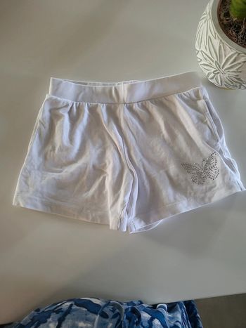 Short blanc, fille, taille 8 ans