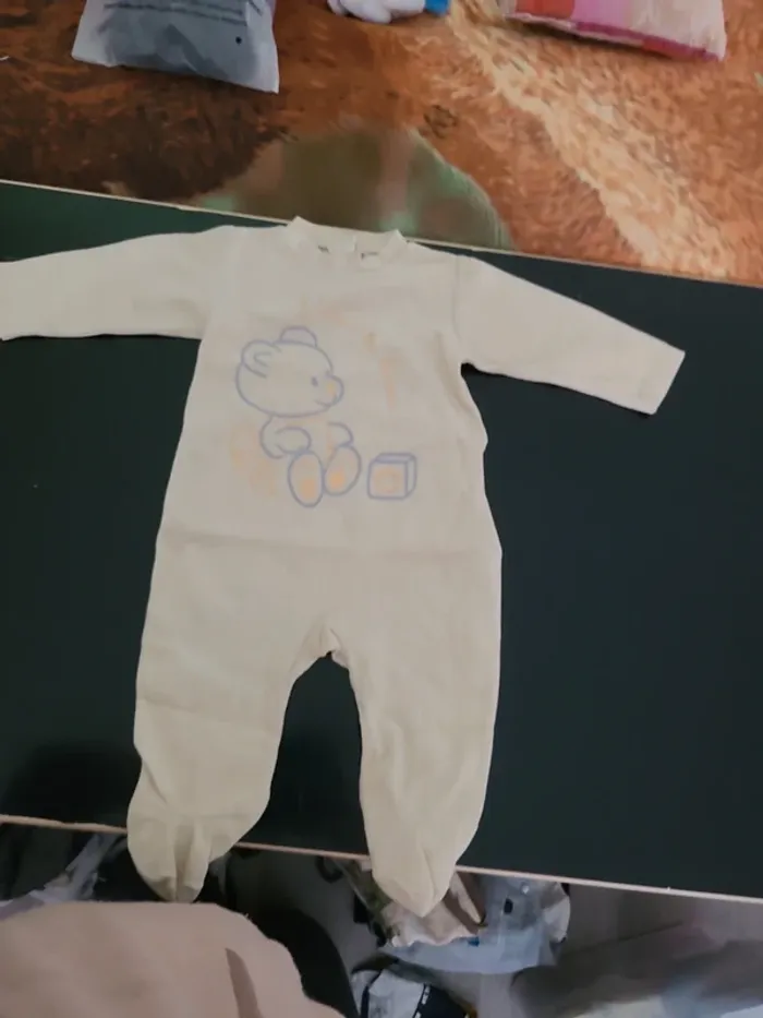 Lots  de 2 pyjamas en 9mois - photo numéro 2