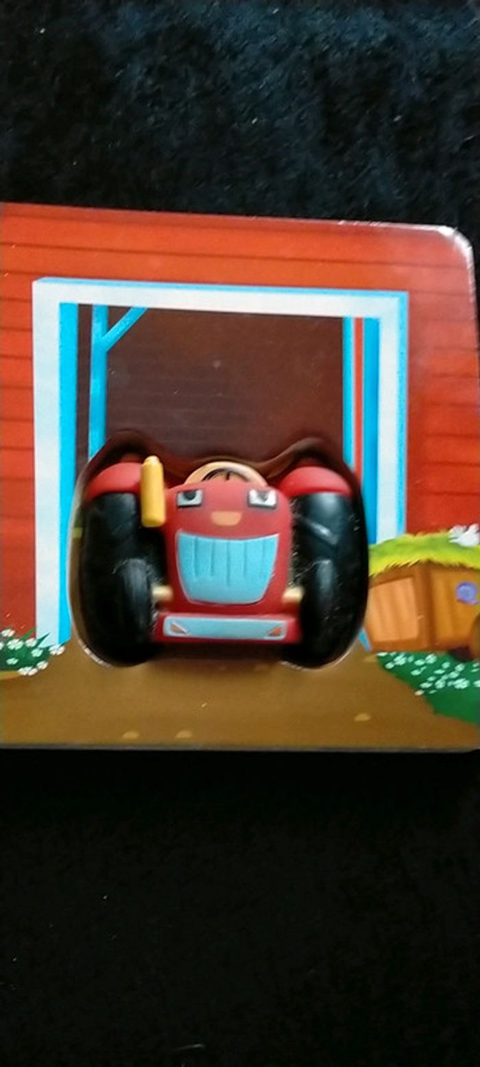 Livre " Johnny le tracteur à la ferme" - photo numéro 4