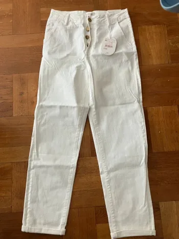 Jean blanc stretch T42 neuf avec étiquette