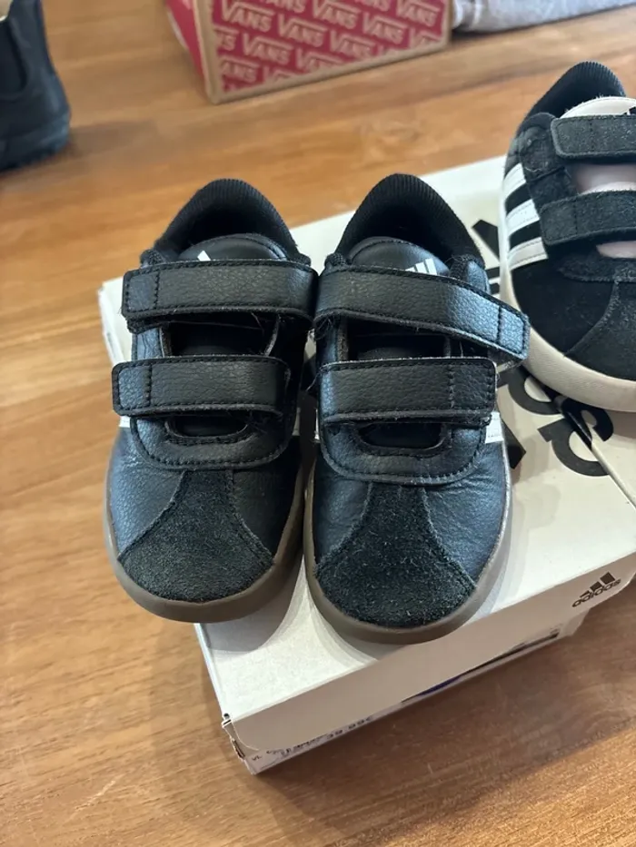 Basket noir adidas t24 - photo numéro 2