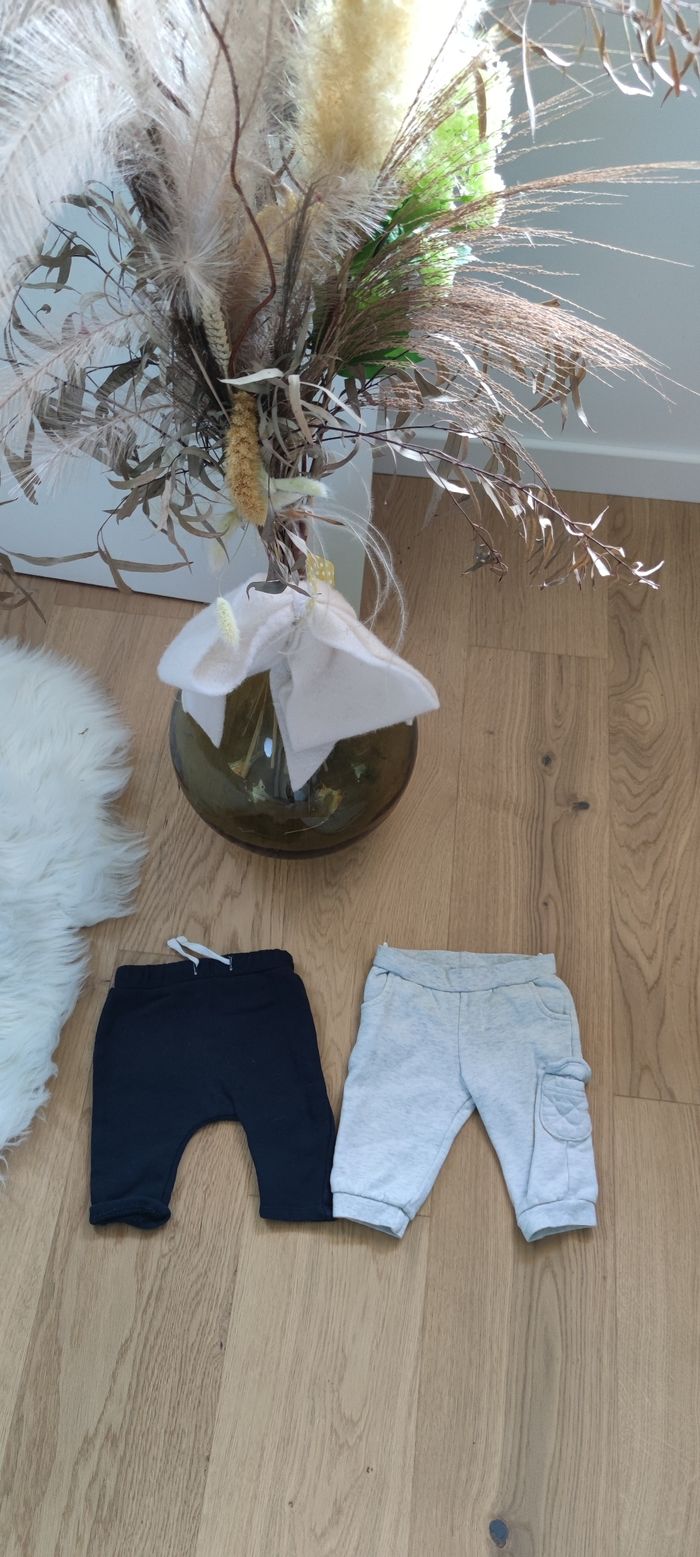 Joggings, 1 mois. - photo numéro 2