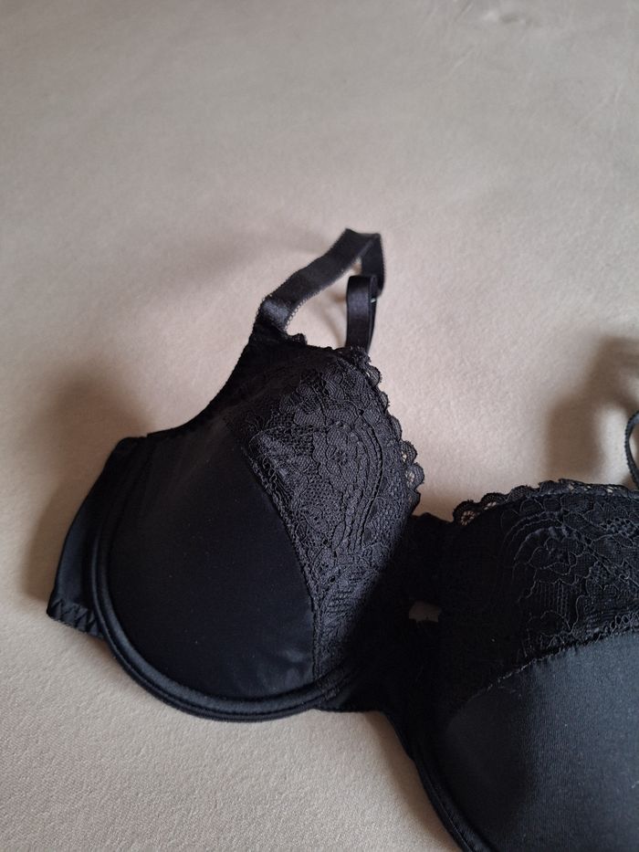 Soutien-gorge noir - photo numéro 3