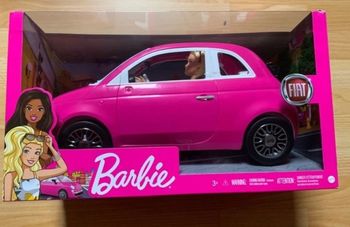 Barbie et sa Fiat 500
