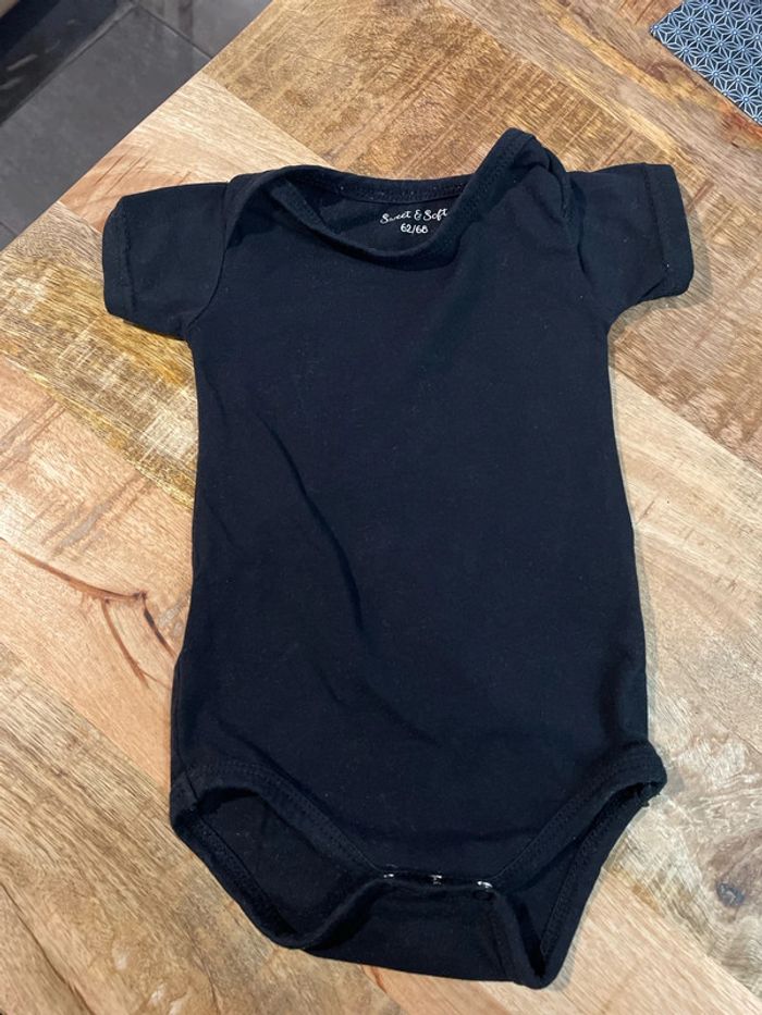 Bodies taille 3/6 mois