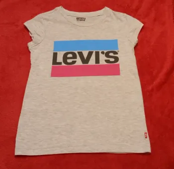 t shirt levis