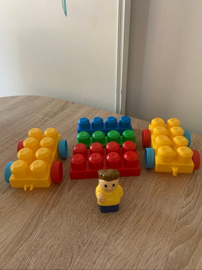 148 pièces de construction Méga Bloks + 2  véhicules + 1 personnage - photo numéro 8