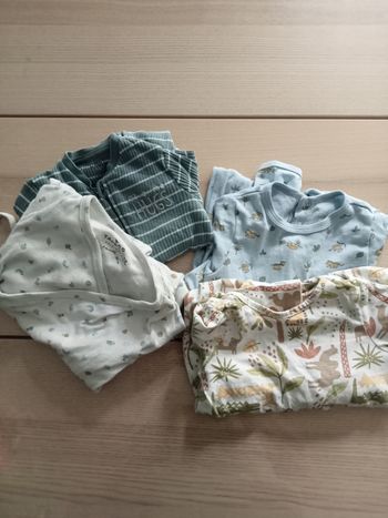 Lot 4 pyjamas