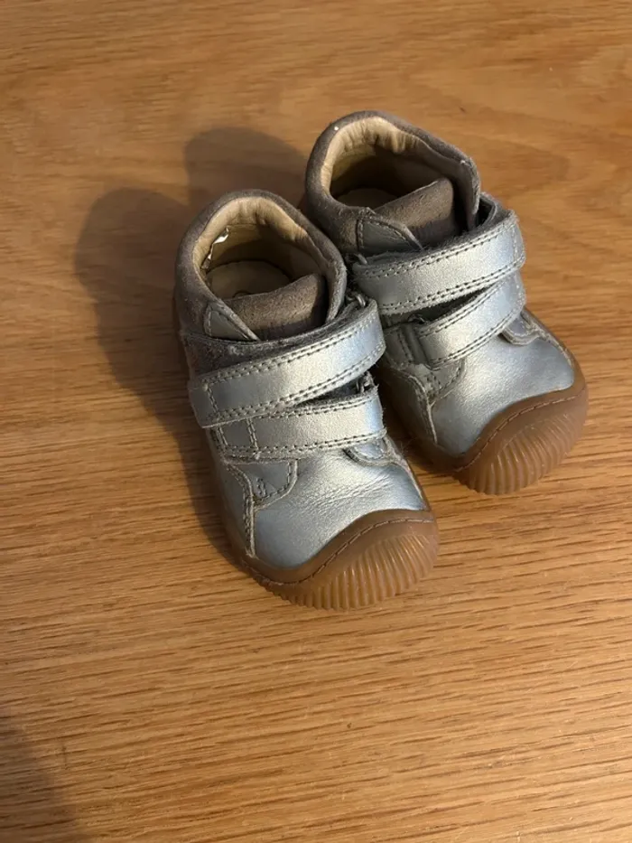 Chaussure cuir argenté 21 - photo numéro 2