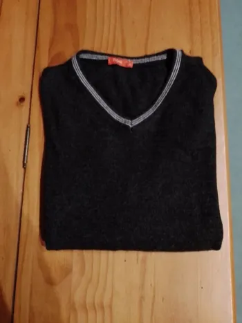 Pull noir col V taille XL