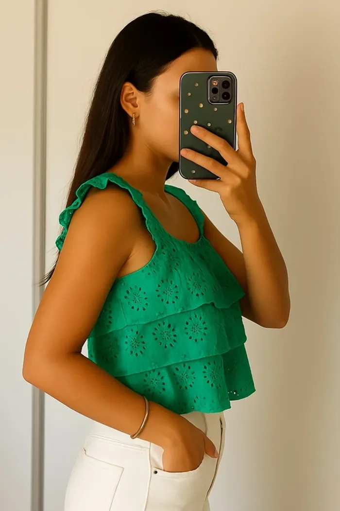 Top broderies ajouré vert Zara - photo numéro 2