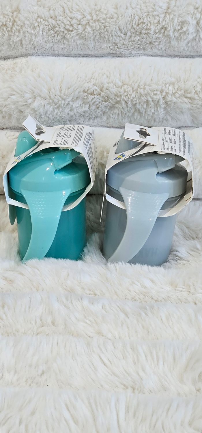 Lot de 2 tasses d'apprentissage Twistshake neuves - photo numéro 4
