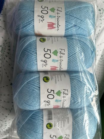 Lot 4 pelotes de laine
