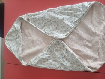 Jolie cape de bain BOUCHARA rose poudrée et motif Liberty