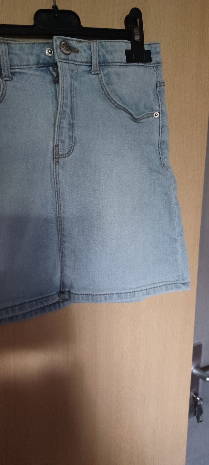 Très jolie jupe jeans fille T 10 ans - photo numéro 3