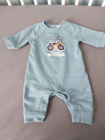Combinaison 1 mois verte moto "des bisous en vitesse"