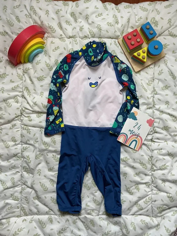 combinaison anti UV UPF50+ 24 mois bleu et blanc nabaiji