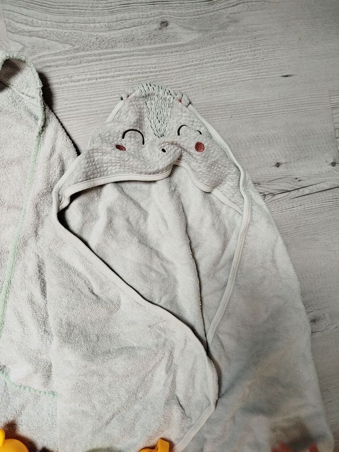 Cape de bain bébé - photo numéro 3