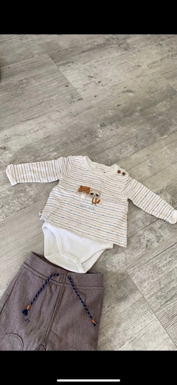 Ensemble pantalon +t-shirt