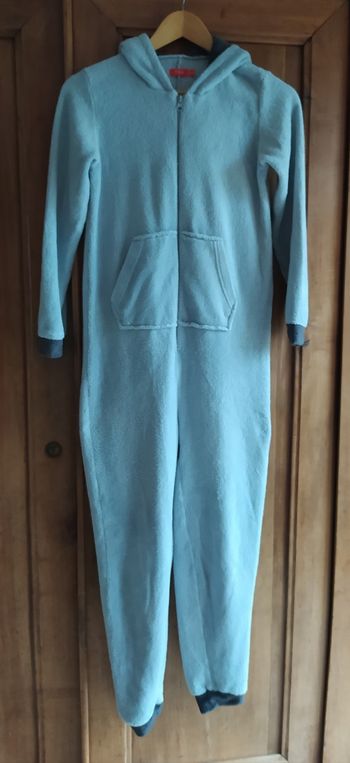 Combi pyjama tissaia taille 14 ans.