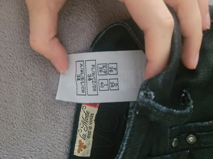 Jean noir - photo numéro 3