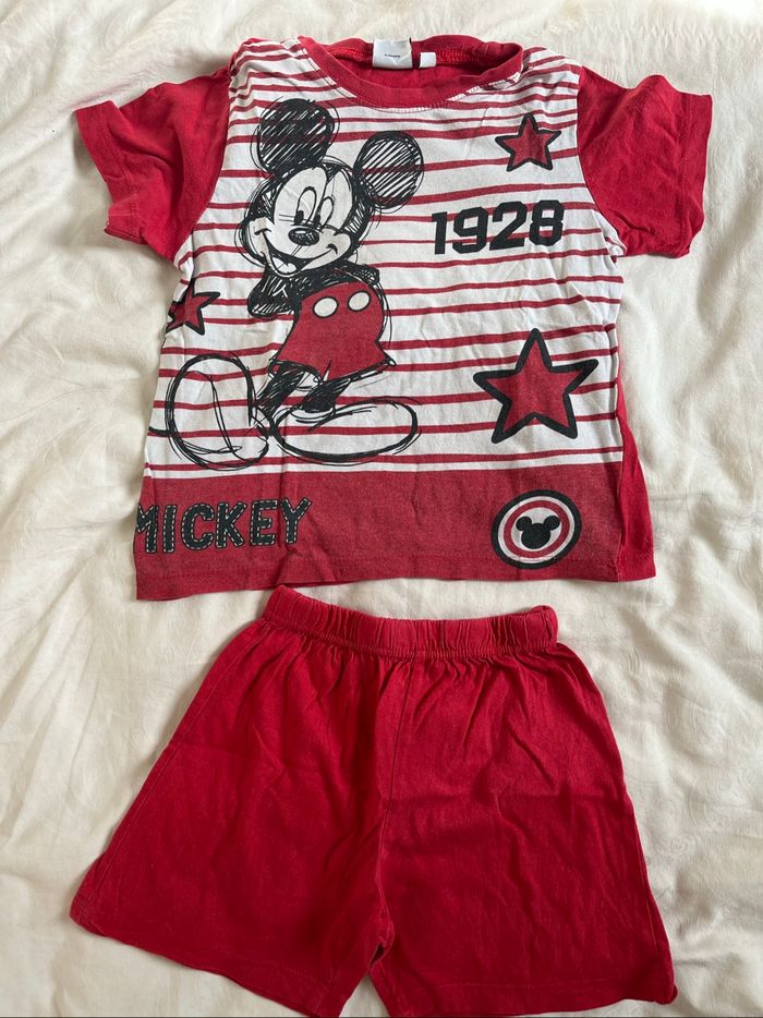 Pyjama short Mickey Mouse rouge 4A TBE