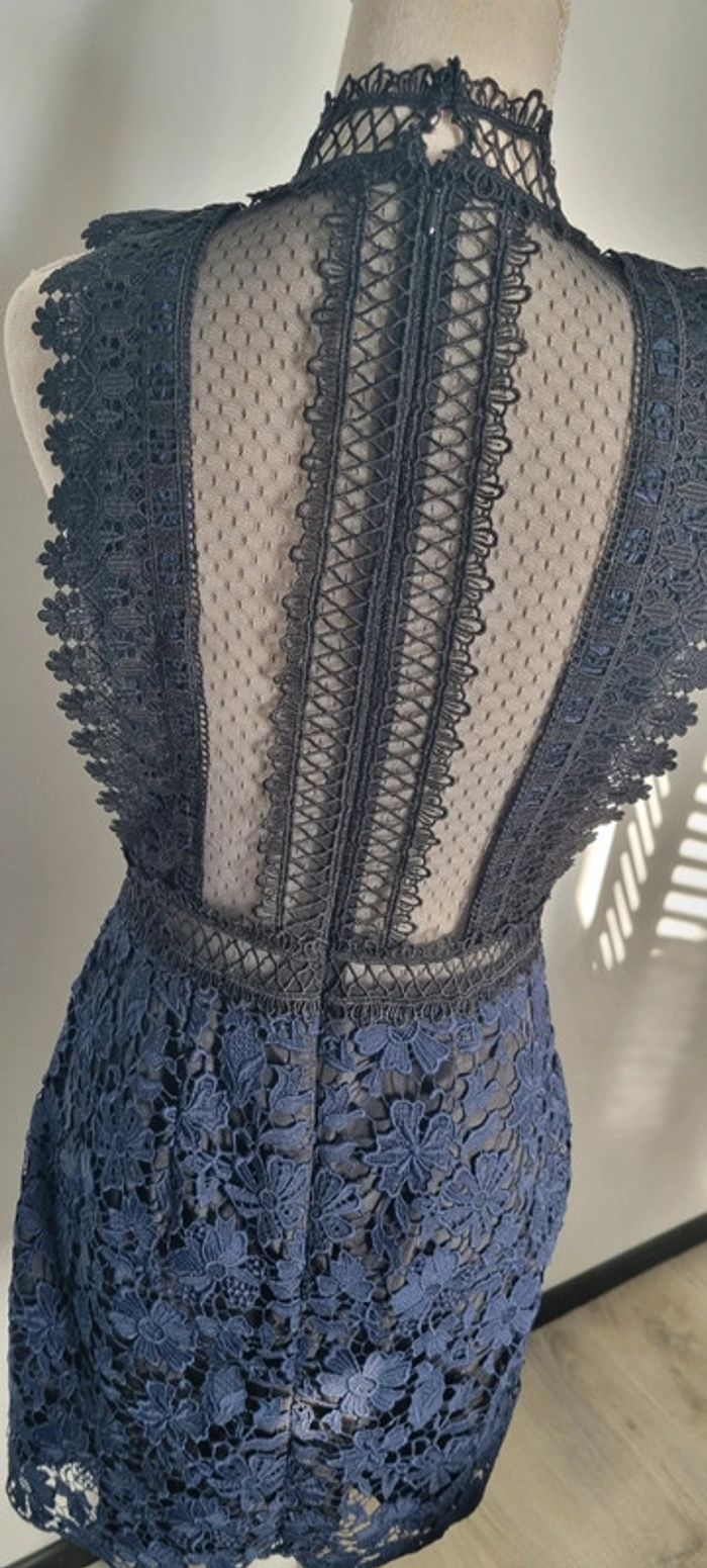 Robe en dentelle - photo numéro 6