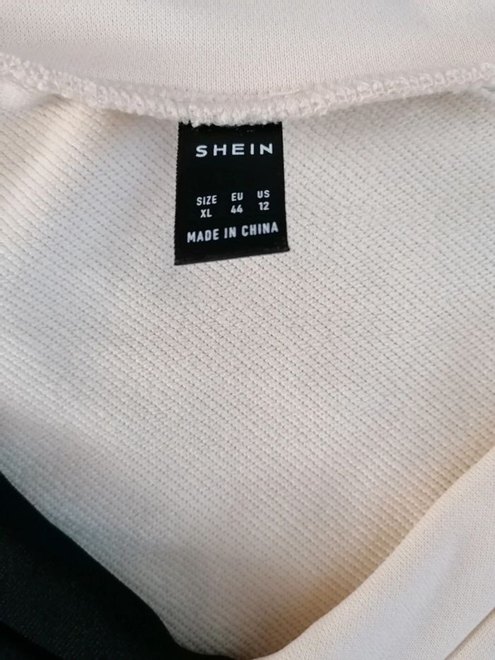 Tee-shirt femme shein taille 44 - photo numéro 3