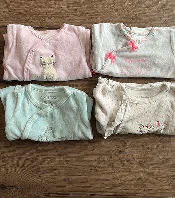 Lot de 4 pyjamas - 1 mois