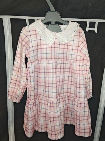 Lot 2 robes sans marque taille 23 mois neuf
