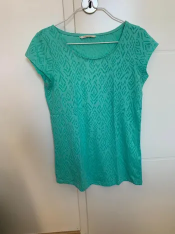 Tee shirt manches courtes avec motifs