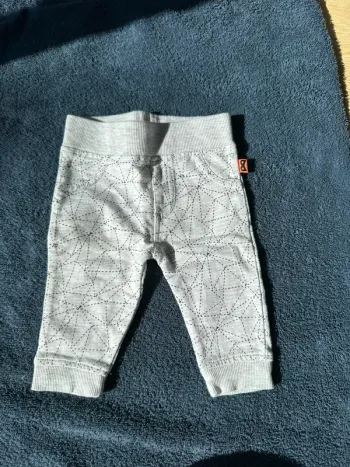 Pantalon gris 3 mois