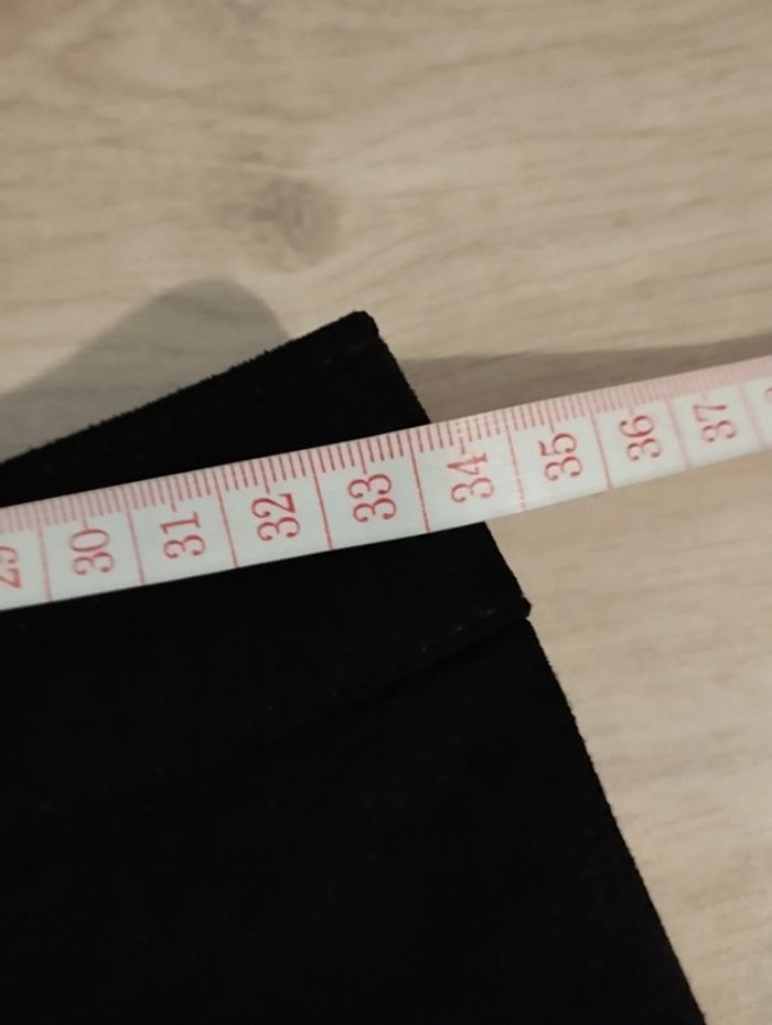 Mini jupe XS Zara noire effet daim - photo numéro 4