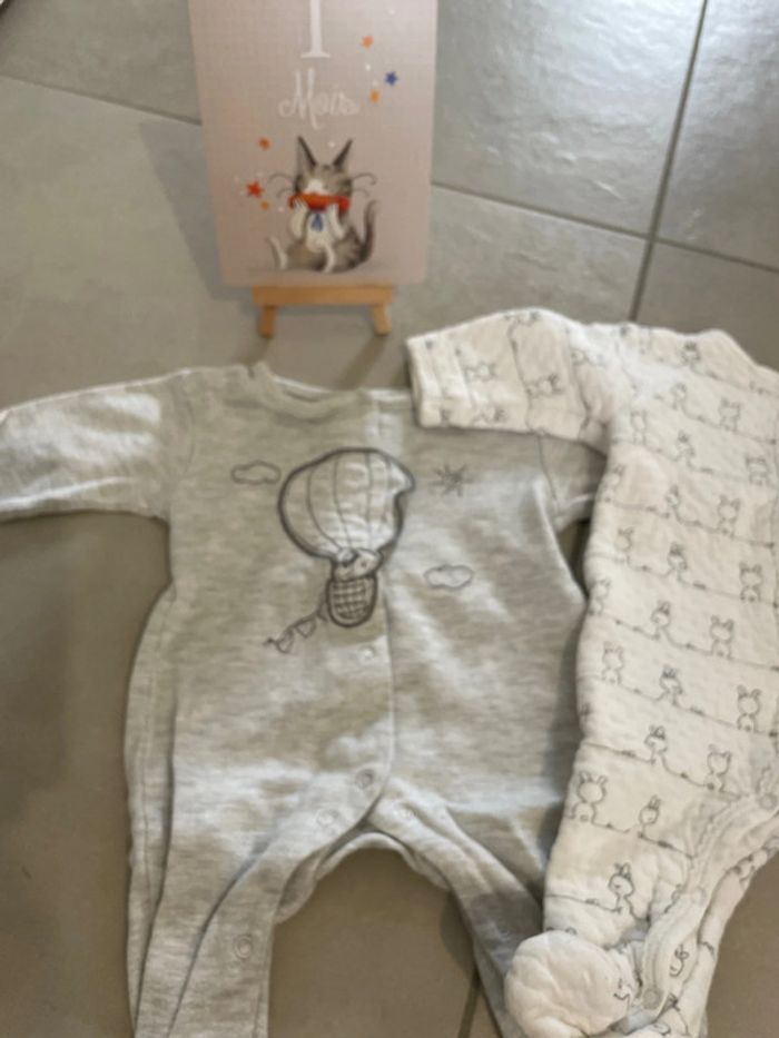 Lot de pyjamas - photo numéro 3