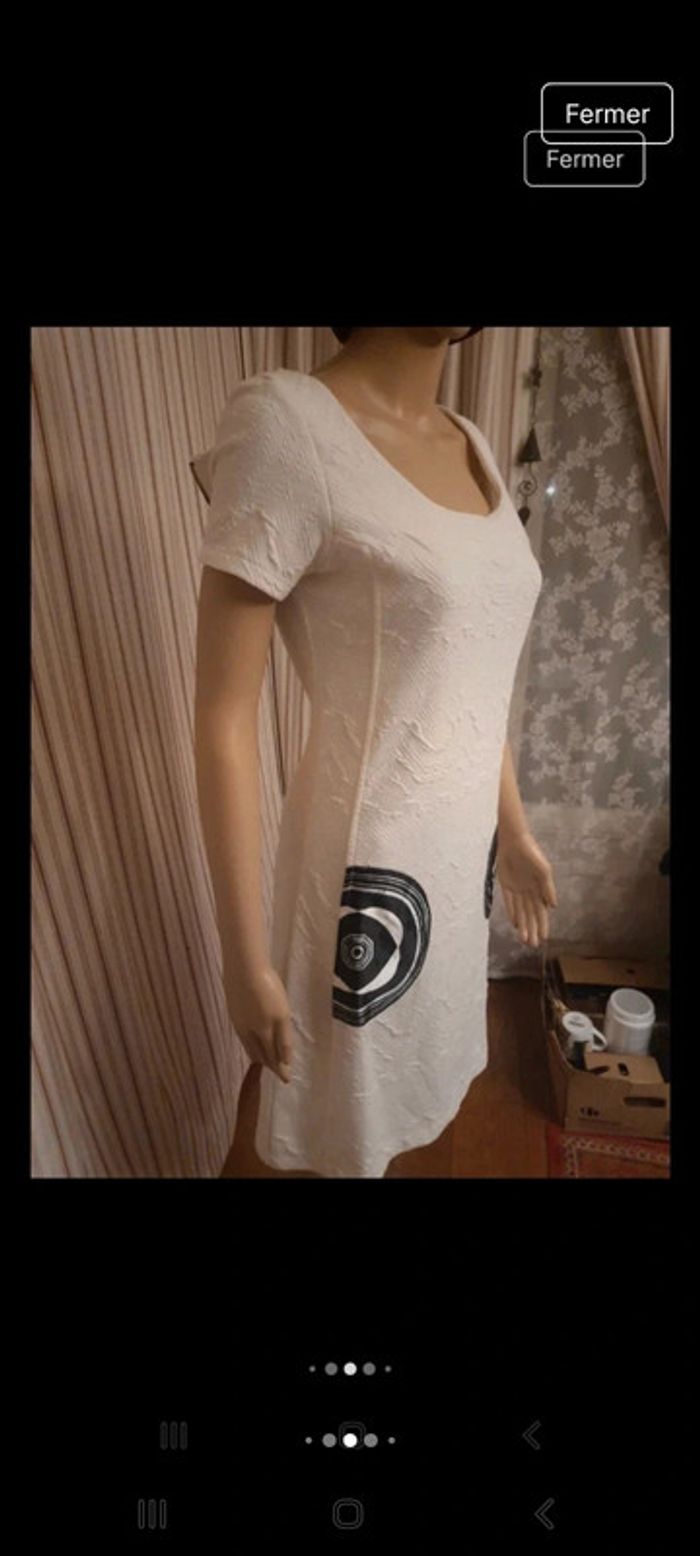 Robe blanche Desigual eur M en parfait état - photo numéro 8