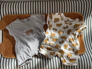 2 Body manches courtes taille naissance