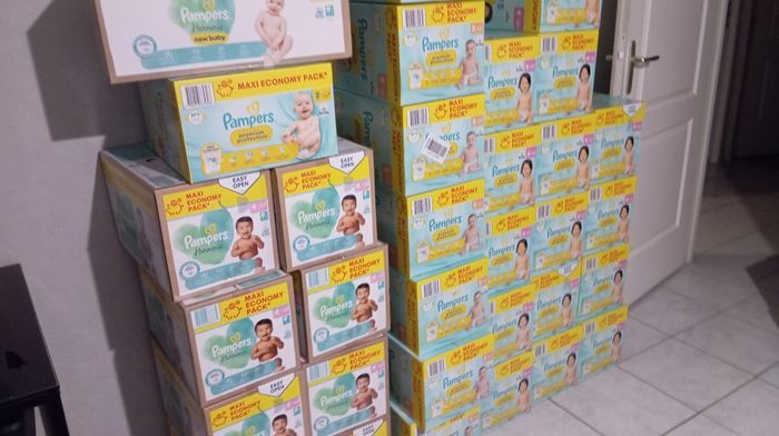Pampers toute taille neuf jamais ouvert - photo numéro 7