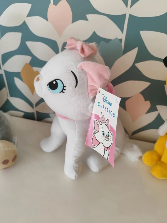 Peluche interactive chien belle éléphant Dumbo lapin panpan marie duchesse Pluto chien Disney - photo numéro 9