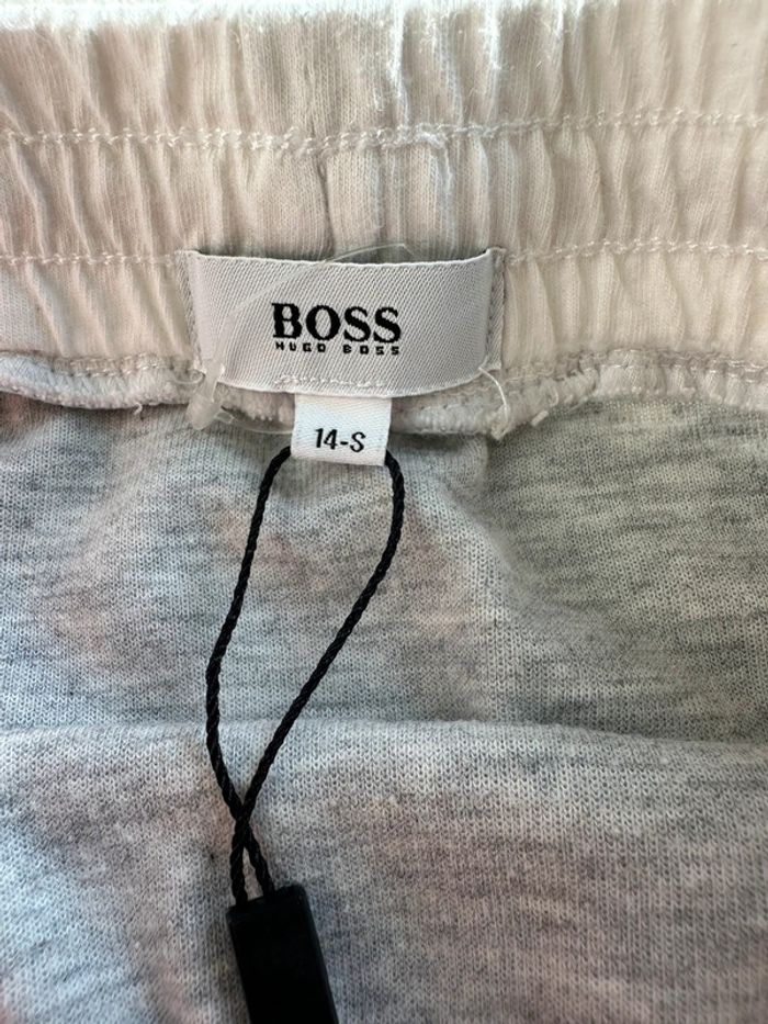 Jupe Hugo boss 14 ans neuve - photo numéro 3