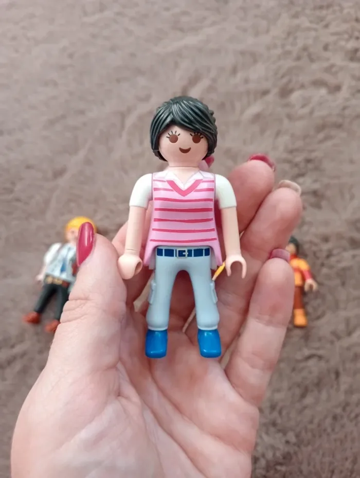 Lot de 4 figurines playmobil - photo numéro 3