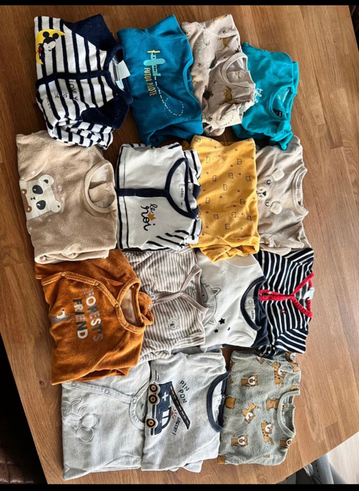 Lot de 15 pyjamas 3 mois