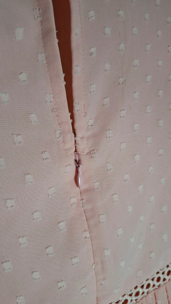 Robe rose broderie fleurs dentelle - photo numéro 13