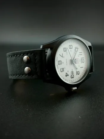 Montre robuste noire men, heure, date