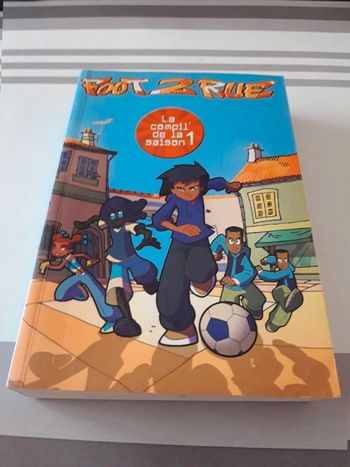Livre : Foot  2 Rue : La  compil  de la  saison  1