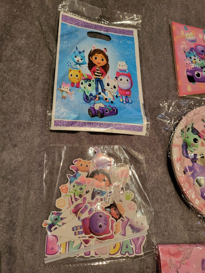 Lot complet decoration anniversaire Gabby's Dollhouse - photo numéro 2
