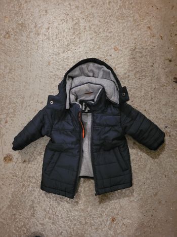 Doudoune Hugo Boss bébé comme neuve