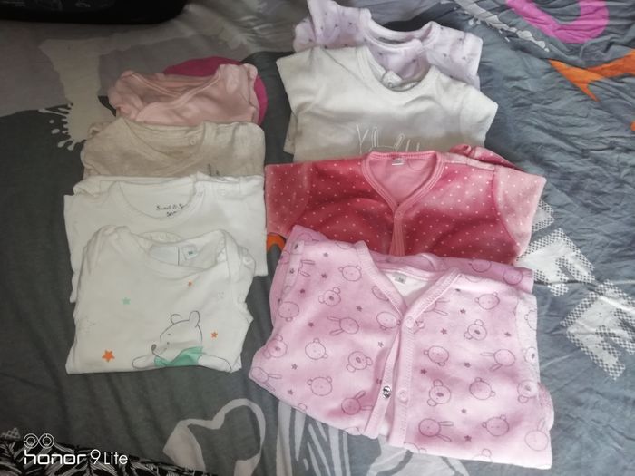Lot de 4 bodys et 4 pyjamas