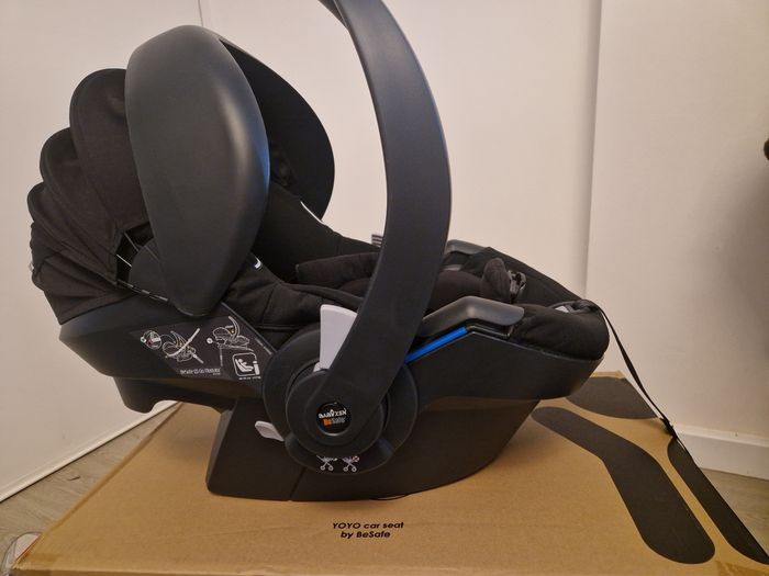 Maxi cosi yoyo avec  2 adaptateurs - photo numéro 2